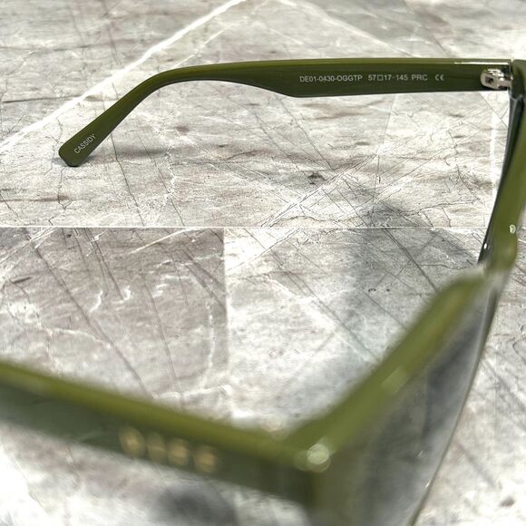 DIFF Eyewear — Cassidy Sunglasses in Olive Green — NWT - Picture 5 of 9